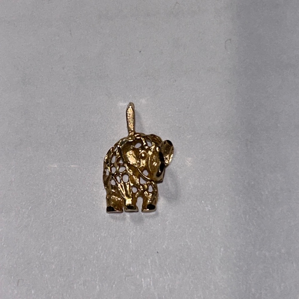 14k Gold 3D Diamond Cut Elephant Pendant 0.6”